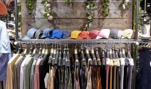 Strategies for Selling Accessories at Local Markets