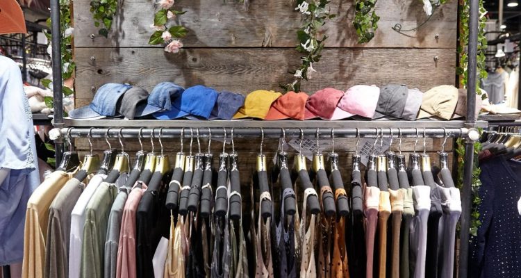 Strategies for Selling Accessories at Local Markets