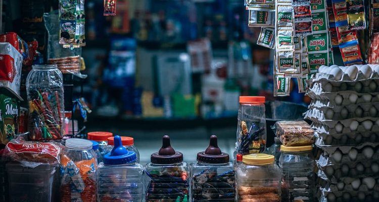 Selling Gadgets Through Social Media Strategies