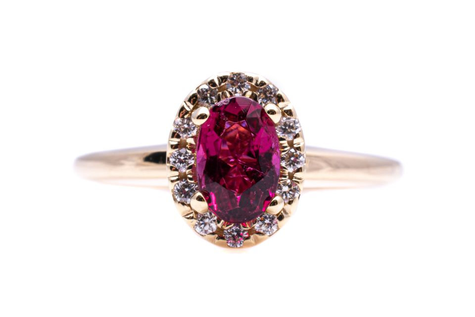 Understanding the Factors That Affect Antique Jewellery Value How does the value of antique jewellery get determined?