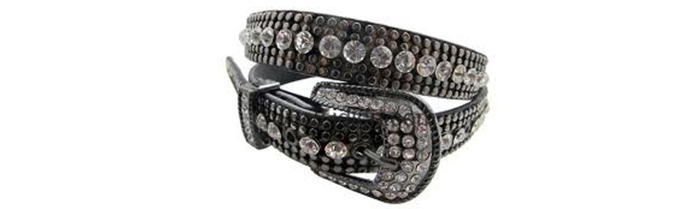 How to Choose a Signature Accessory - The Savvy Gal Creating A Signature Accessory Collection