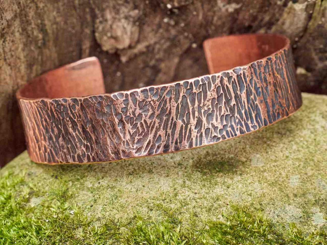 What are the latest trends in handmade jewellery?