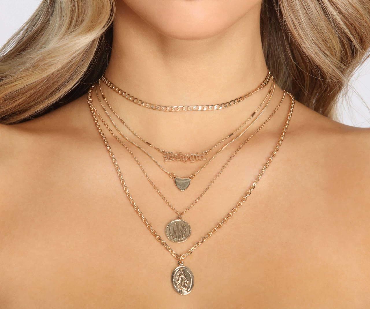 Trending Accessories in 2022 That Every Woman Must Know About! Trending Accessories in 2022 That Every Woman Must Know About!